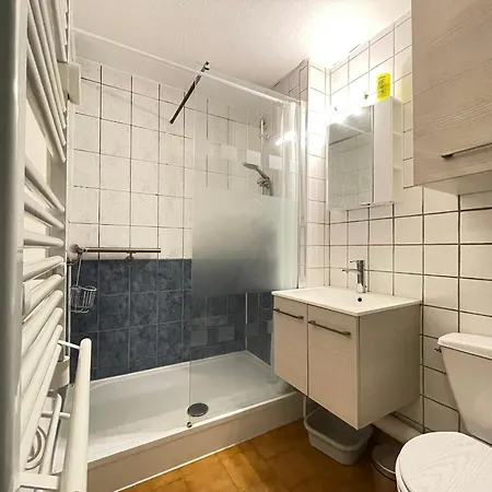 Apartment T2 Avec Terrasse Et Parking Securise A - Fr-1-338-402 *
